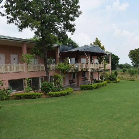 古尔冈Aravali Hill View Estate别墅 外观 照片