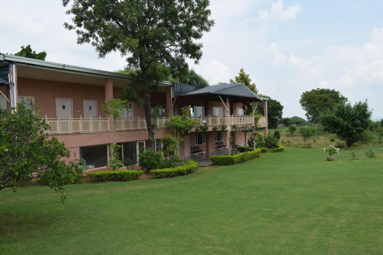 古尔冈Aravali Hill View Estate别墅 外观 照片