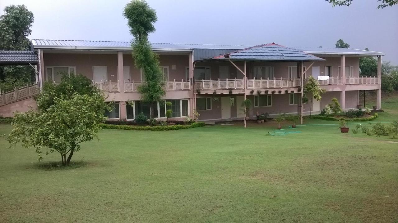 古尔冈Aravali Hill View Estate别墅 外观 照片
