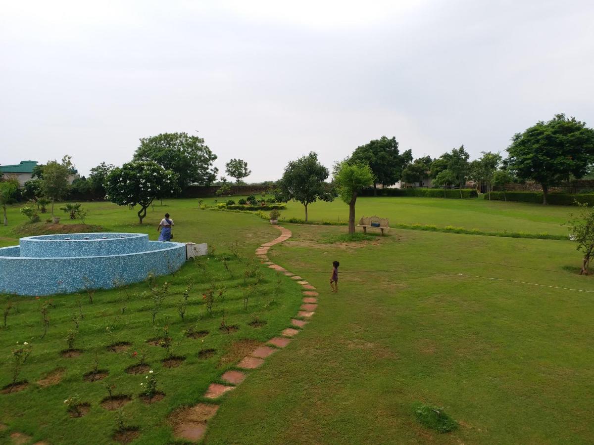 古尔冈Aravali Hill View Estate别墅 外观 照片